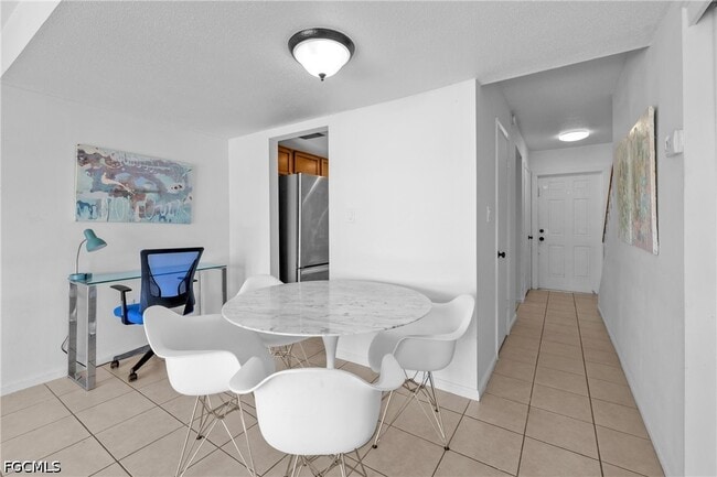 Building Photo - 864 Courtington Ln