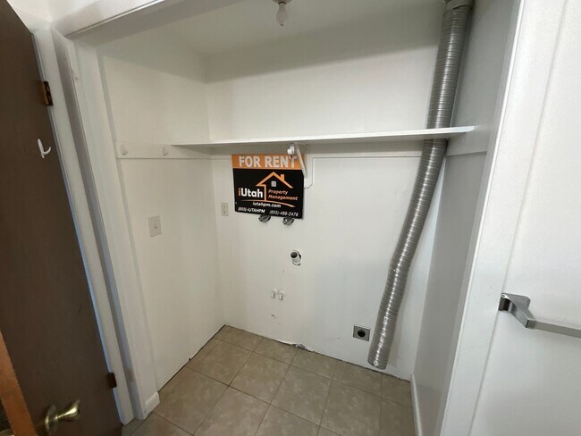 Building Photo - 681 E 2300 N