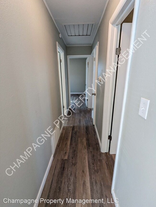 Building Photo - 3 br, 1 bath House - 5806 Fairlane Dr.