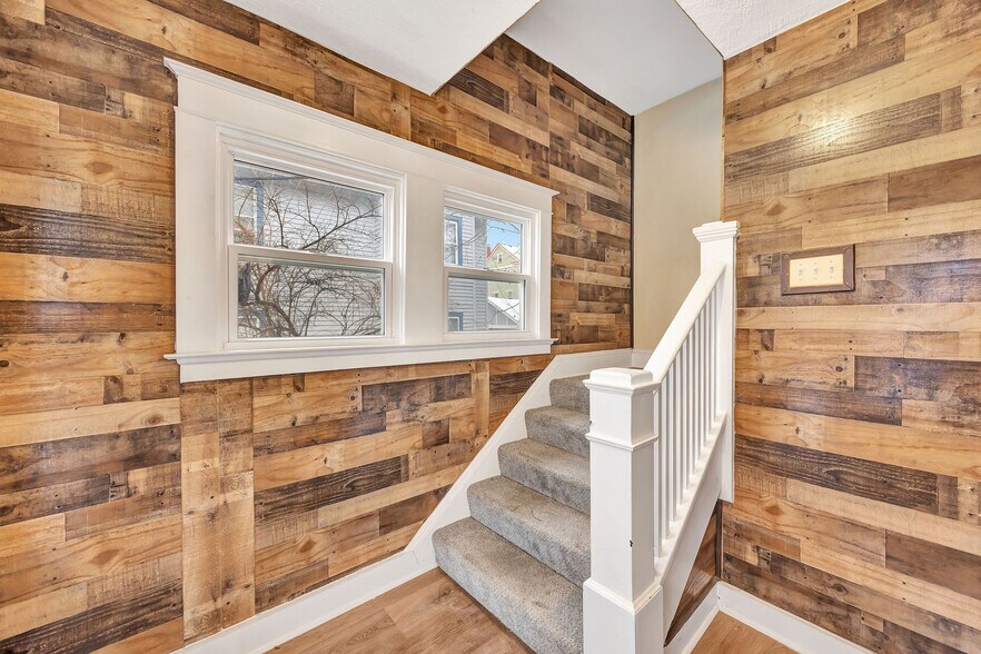 Building Photo - 2241 Hannaford Ave