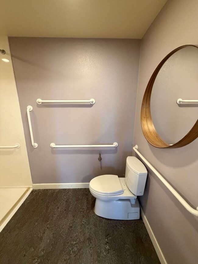 Building Photo - WONDERFUL COLUMBIA SHORES CONDO!