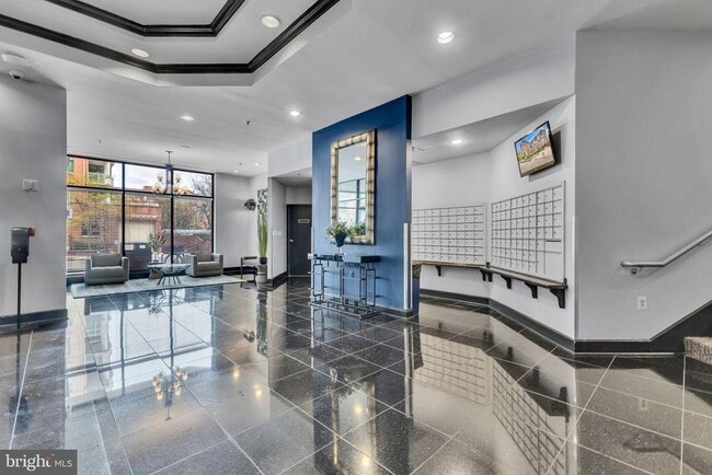 Building Photo - 1001 N Randolph St