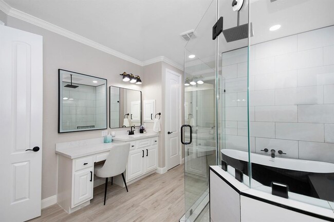 Building Photo - 1000 Bolivar Point Ln