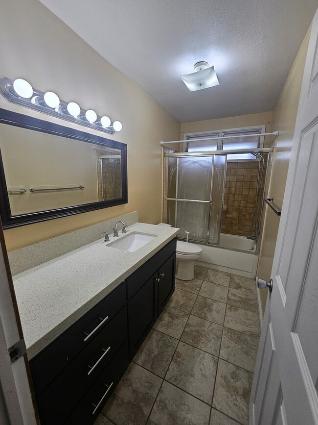 Building Photo - Beautiful 3 bedroom home in Hilo