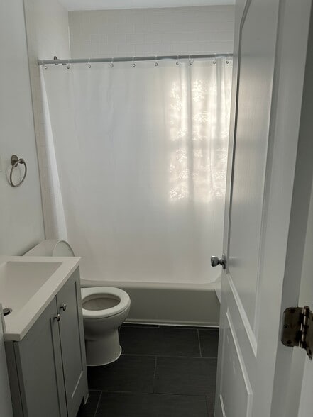 Building Photo - 91 Homes Ave