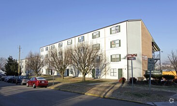 Building Photo - Highland Grand