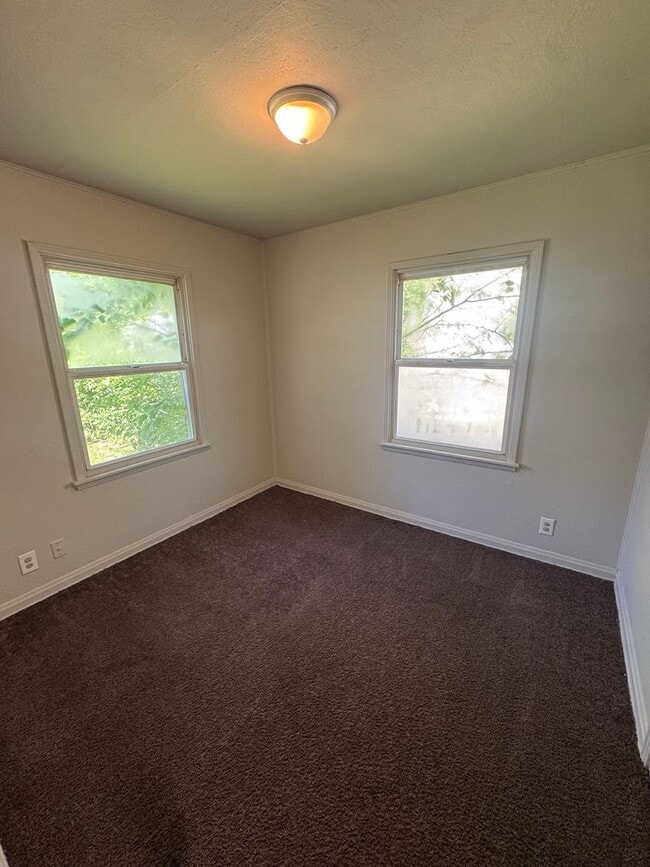 Building Photo - 4508 Plaza Dr