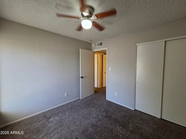 Building Photo - 3213 W Royal Palm Rd