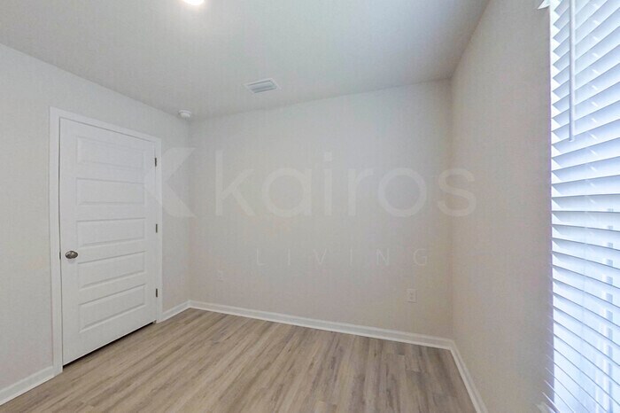 Building Photo - 4746 Malay Cir