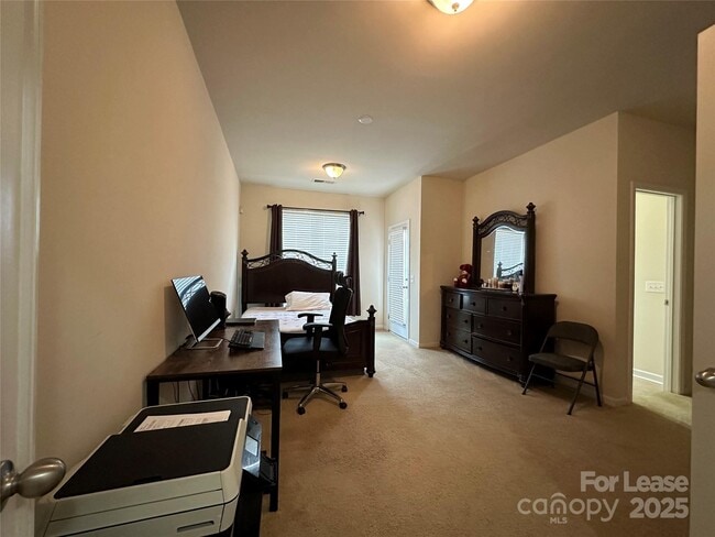 Building Photo - 835 Skybrook Falls Dr