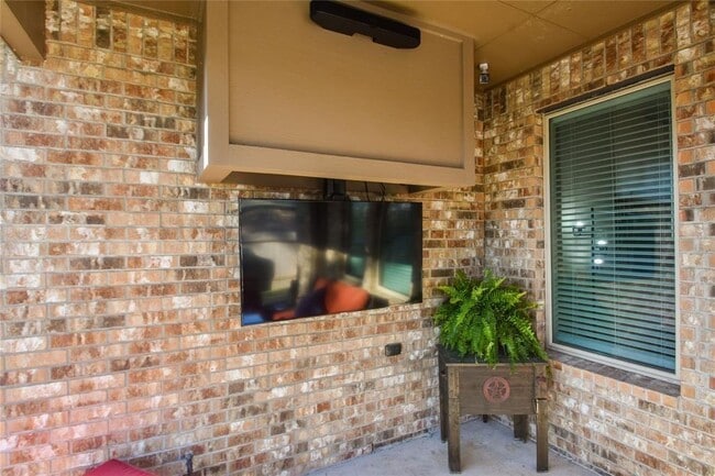 Building Photo - 18119 Humber River Ln