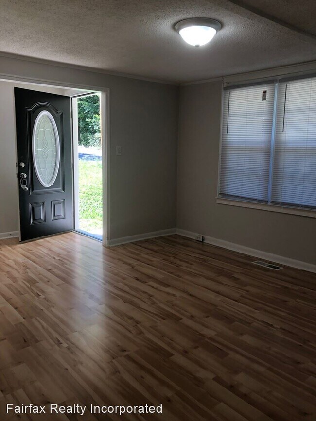 Building Photo - 3 br, 2 bath House - 510 E Nelson Ave