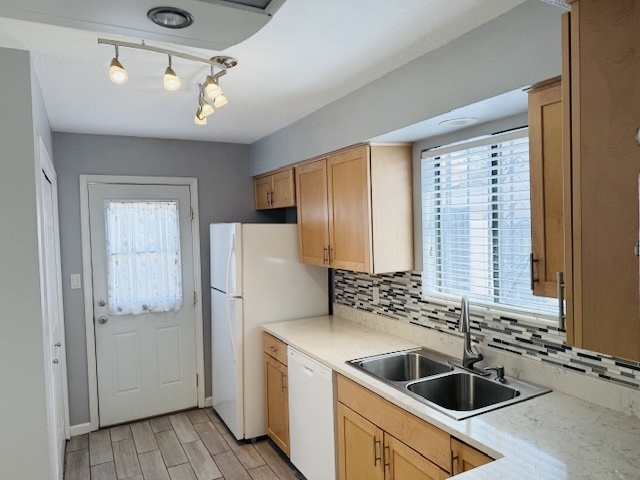 Building Photo - 6936 Black Pine Pl NE