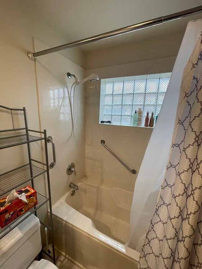 Building Photo - 8326 Christiana Ave