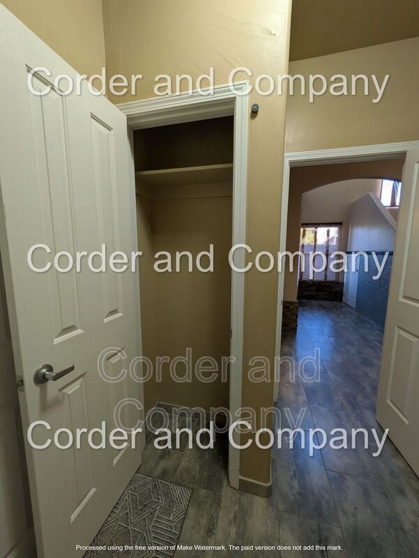 Building Photo - 940 Sellers Dr NE