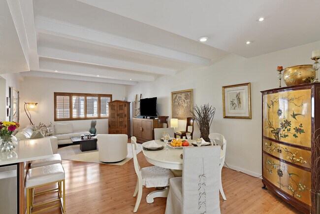 Building Photo - 250 S Ocean Blvd