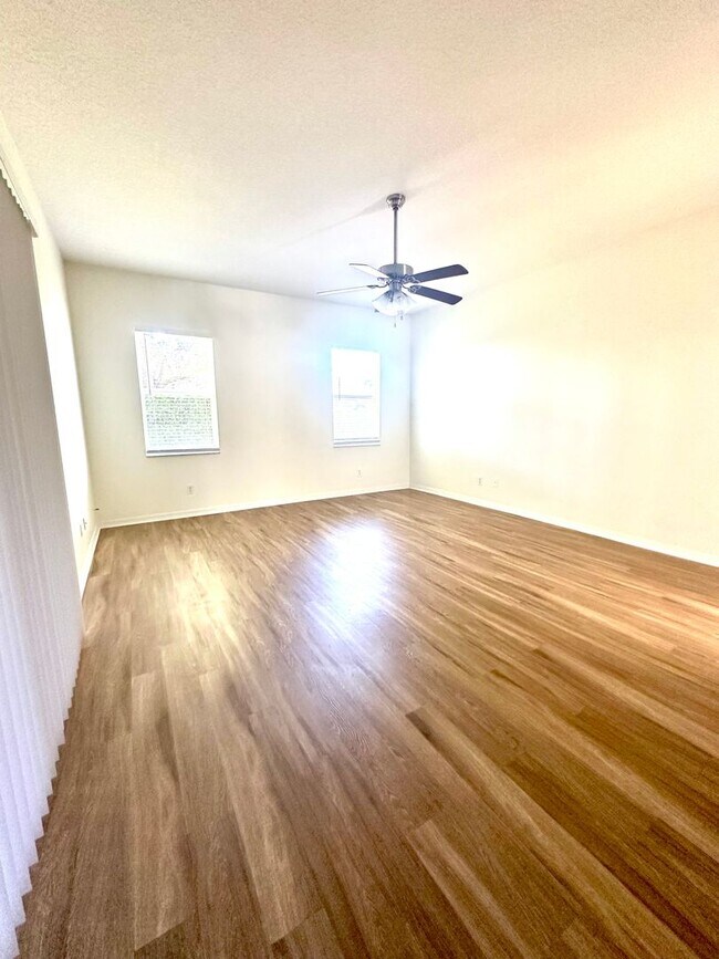 Building Photo - 4/2 Windermere Home Located in Providence