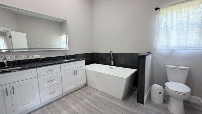 Building Photo - 1498 Beche St SE