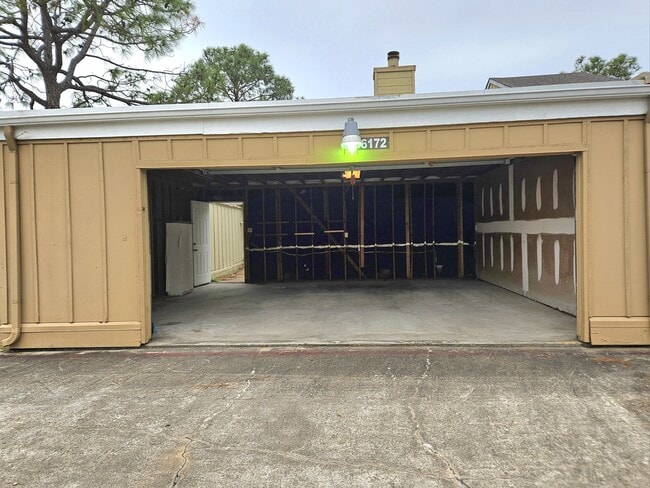 Building Photo - 6172 W Airport Blvd