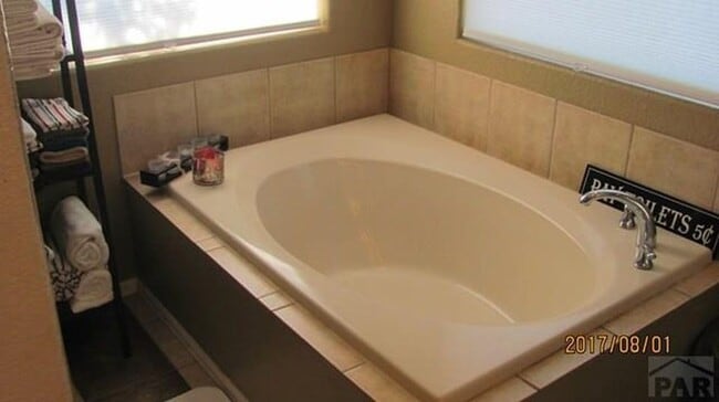 Building Photo - ALL PROSPECTIVE TENANTS MUST SUBMIT A $58 ...