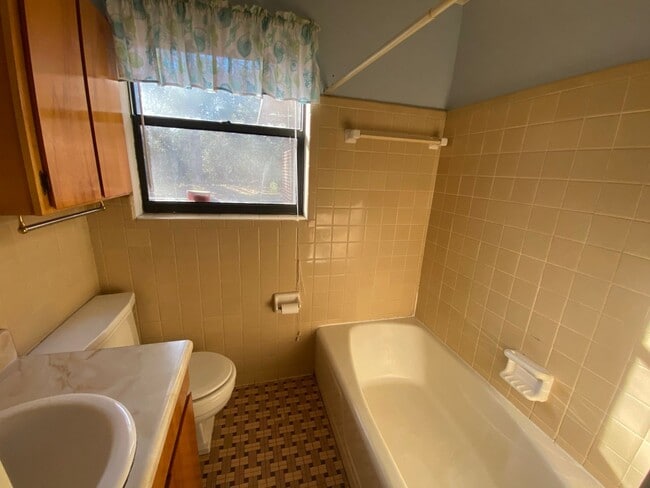 Building Photo - 104 Nottingham Trail