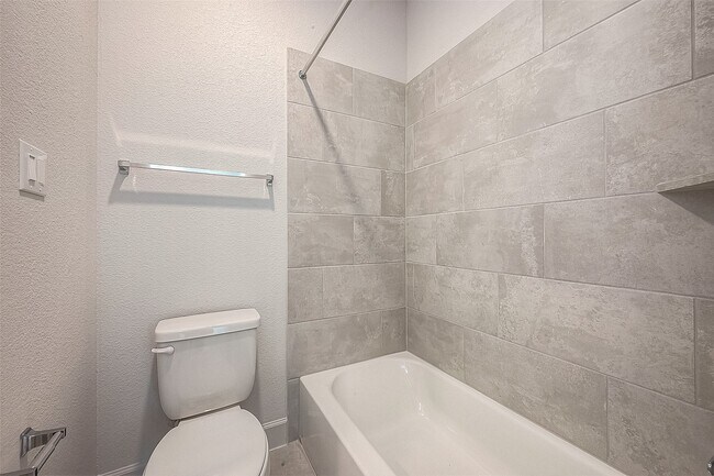 Building Photo - 29803 Breezy Pnes Lp