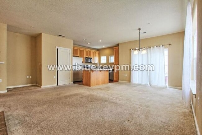 Building Photo - 2 Bed, 2.5 Bath Townhome at Woodhaven Crossing in Sherwood
