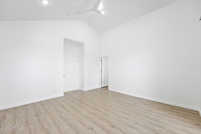 Building Photo - 225 N Pleasant Dr