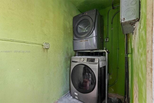 Building Photo - 314 NE Miami Ct