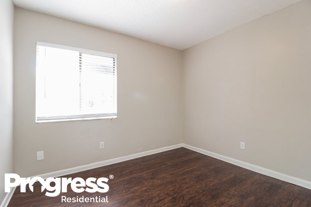 Building Photo - 431 Surrey Run