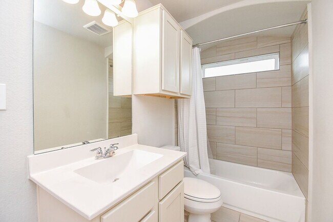 Building Photo - 4442 Buentello Dr
