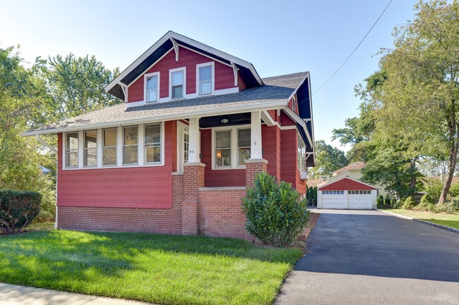 Primary Photo - 46 Grove St