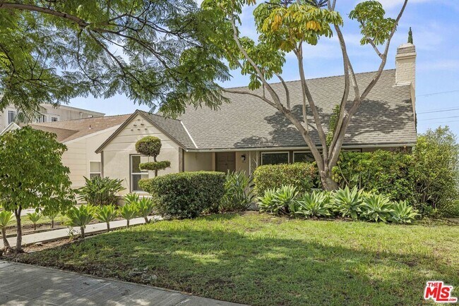 Building Photo - 1511 Edris Dr
