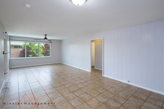 Building Photo - 1568 Kupau St