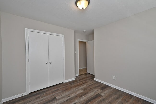 Building Photo - 15223 Stoneyview Dr