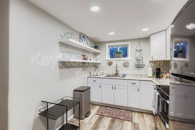 Building Photo - 5327 Independence St