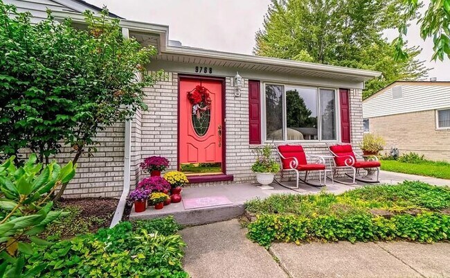 Building Photo - 9768 Jackson St