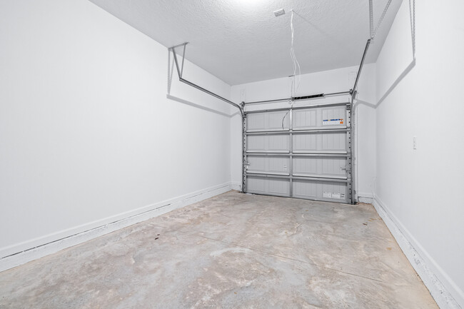 Building Photo - 3281 Vesara Dr