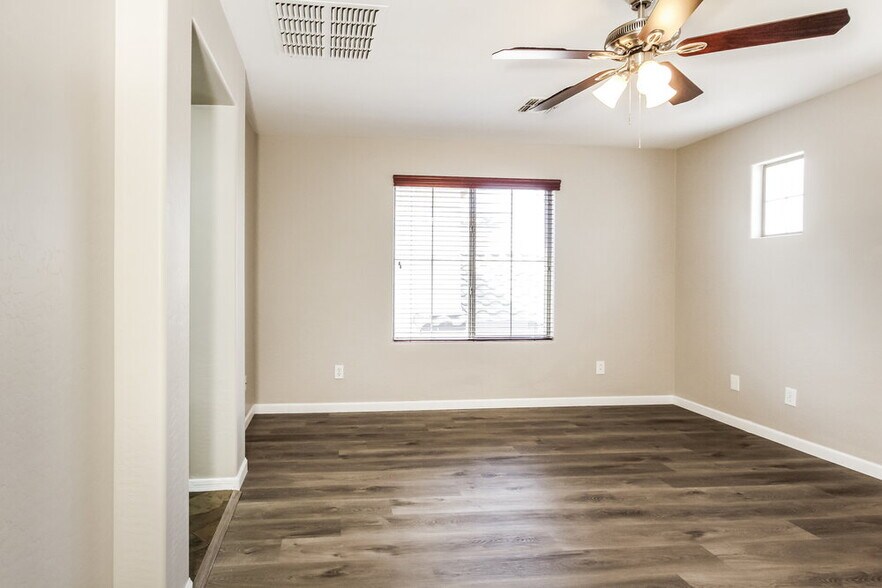 Building Photo - 26681 N Babbling Brook Dr