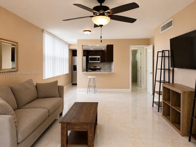Building Photo - 9420 Tangerine Pl