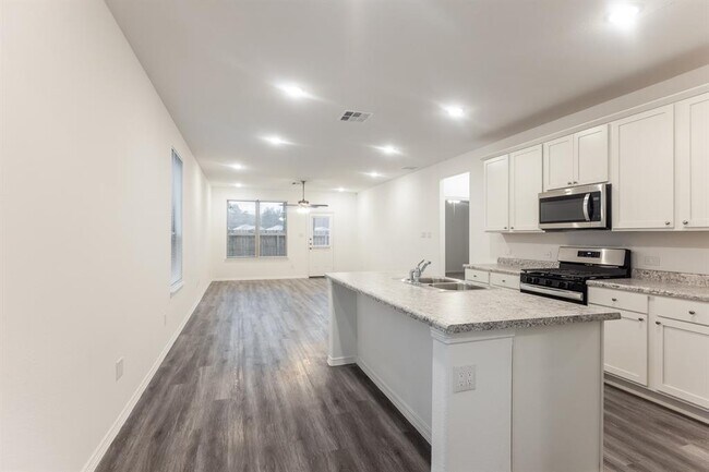 Building Photo - 16734 Rover Ln