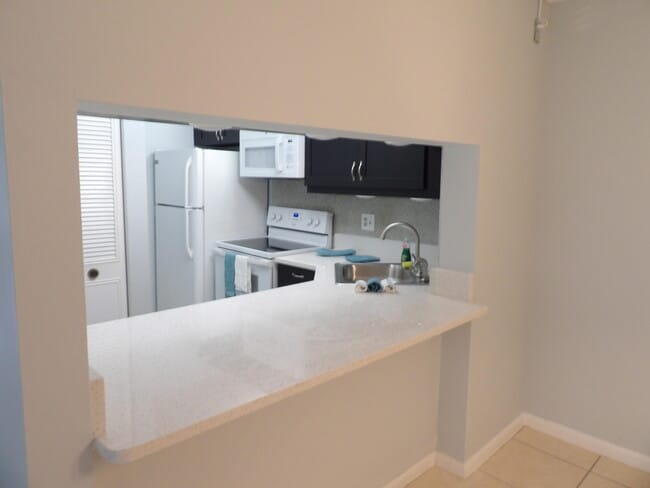 Building Photo - 618 Sea Pine Way