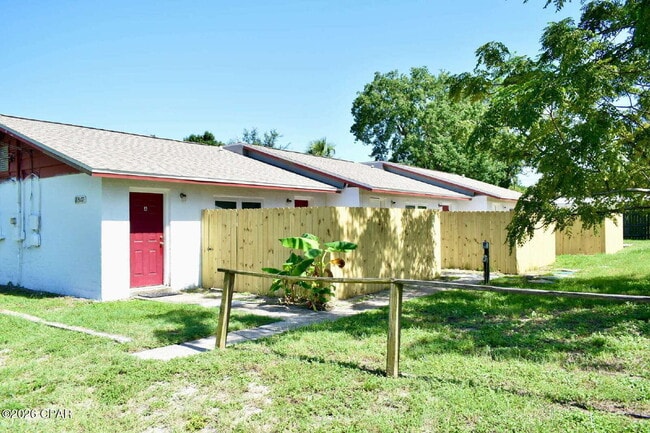 Building Photo - 8517 Laird St
