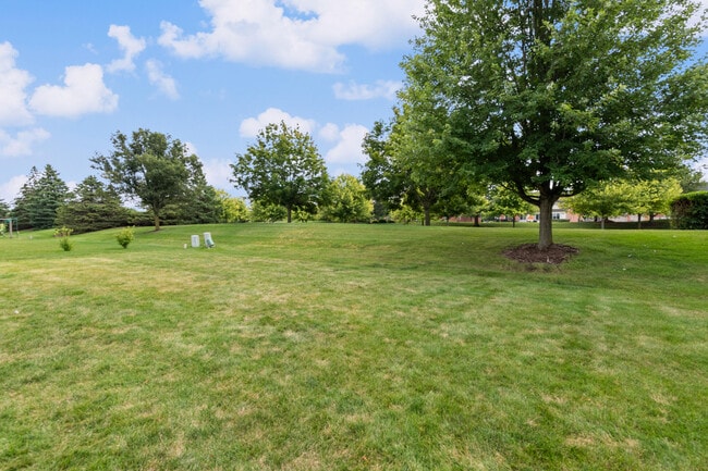 Building Photo - 47643 Ashford Dr S