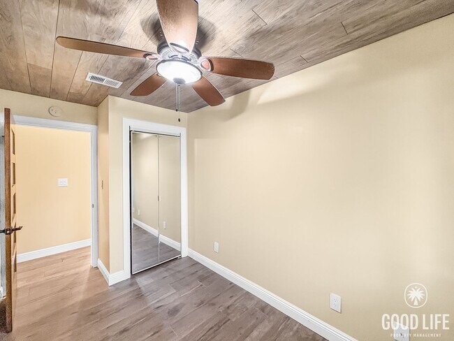 Building Photo - Newly remodeled 4bed/2bath home w/upgrades!