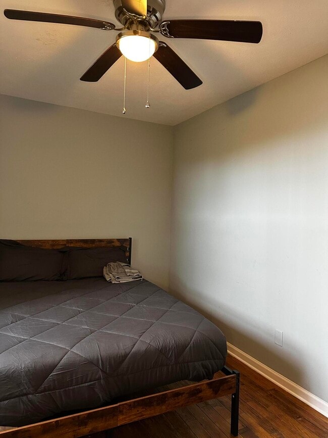 Building Photo - 336 N Gray Ave