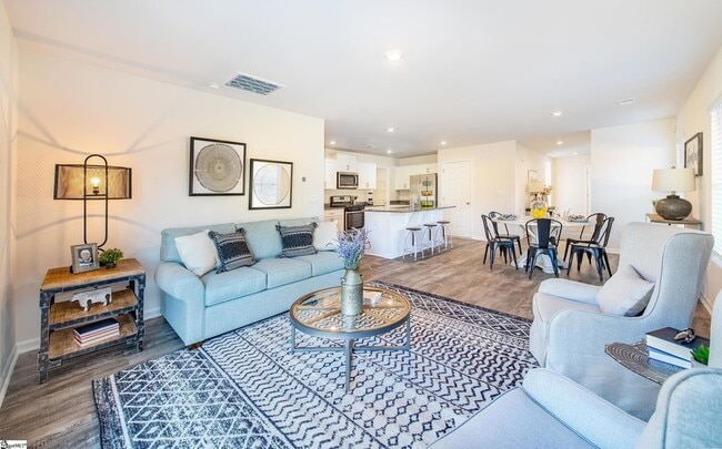 Building Photo - 1 Southern Pne Dr