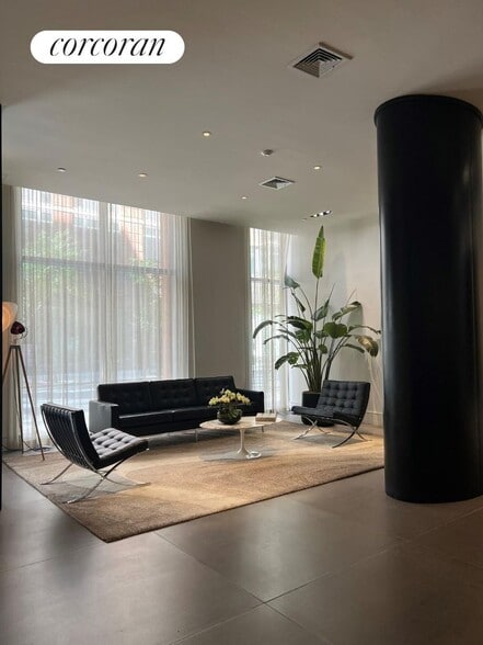 Building Photo - 540 W 28th St