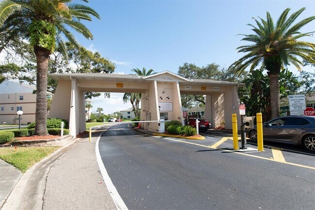 Building Photo - 10032 65th Ave N