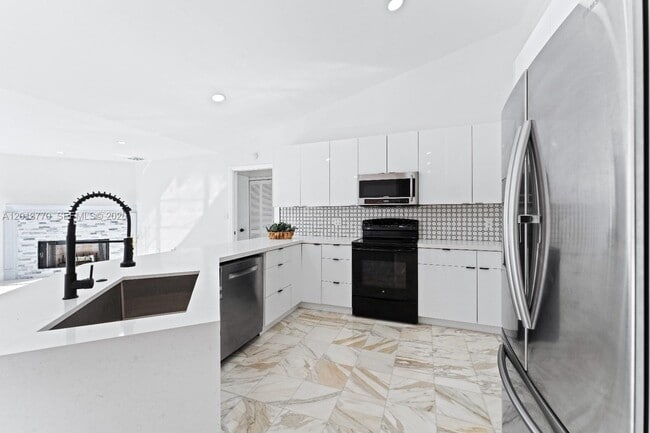 Building Photo - 1703 Golfside Village Dr